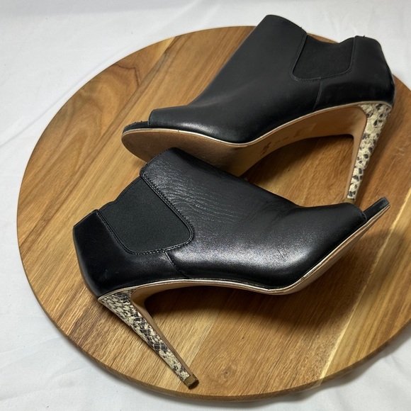 Coach Adrianna Leather Black Peep-Toe Heeled Ankle Pull On Boots Women’s 7.5 B - Picture 9 of 12